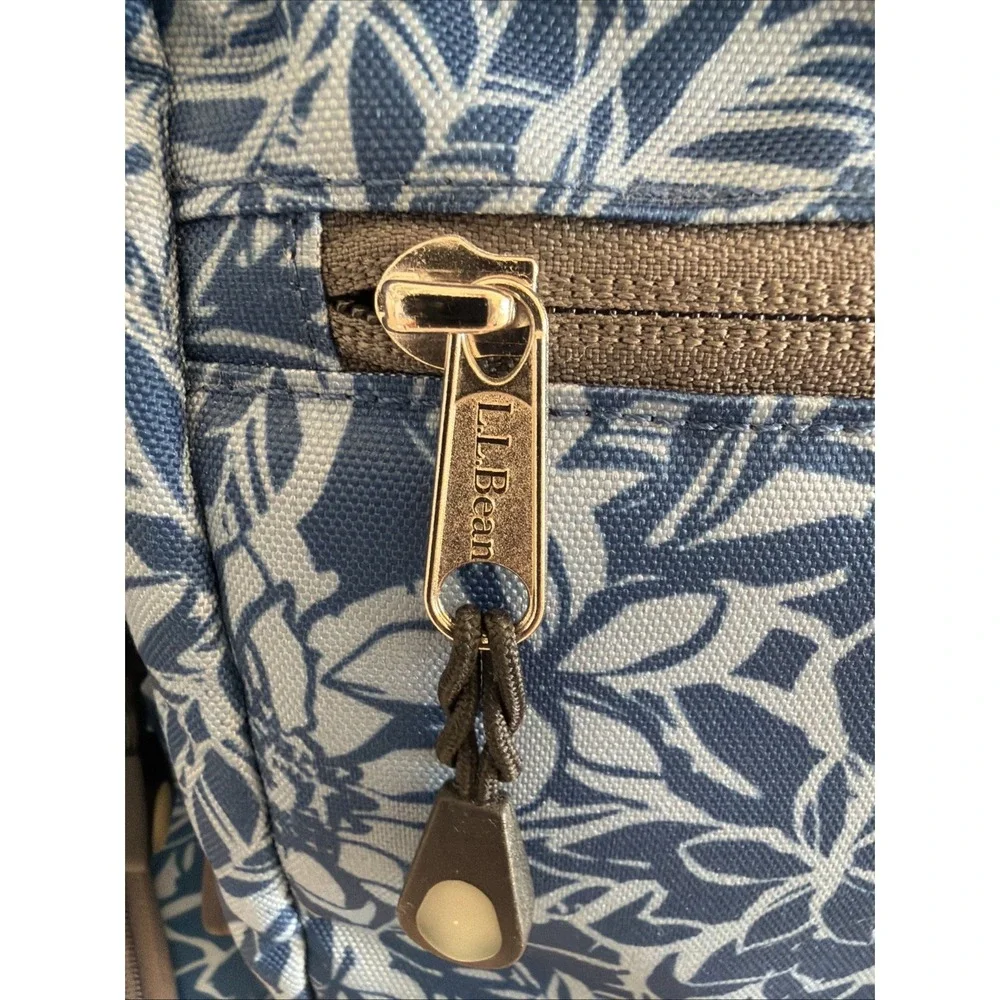 LL Bean Rolling Tote‎ Excellent Condition OLA007